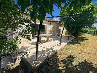 /international/fr/uzes-languedoc-roussillon-310108729443/