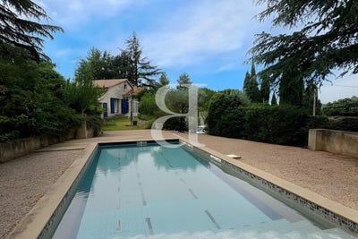 /international/fr/vaison-la-romaine-provence-alpes-cote-d-azur-310108763684/