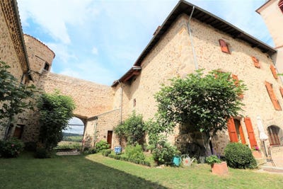 /international/fr/bournoncle-saint-pierre-auvergne-310099899693/?lang=it