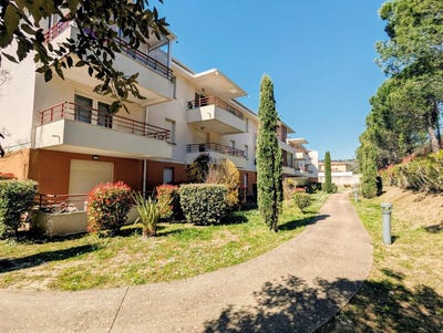 /international/fr/lamalou-les-bains-languedoc-roussillon-310106744798/