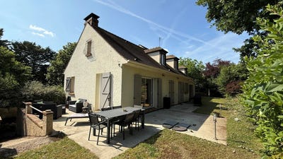 /international/fr/villiers-saint-frederic-ile-de-france-120096025099/