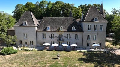 /international/fr/tournus-burgundy-310109558650/