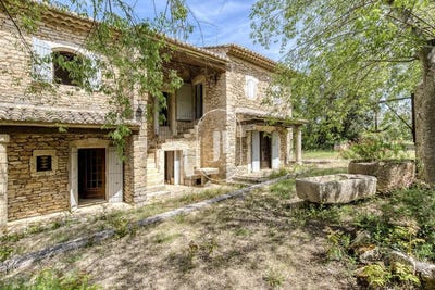 /international/fr/menerbes-provence-alpes-cote-d-azur-310108316912/