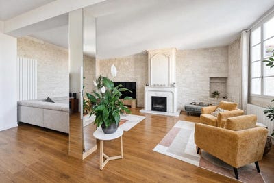 /international/fr/saintes-charente-310108791871/?lang=id