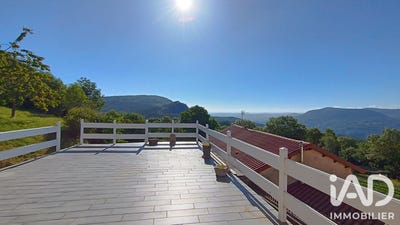 /international/fr/roche-en-regnier-auvergne-310108949298/