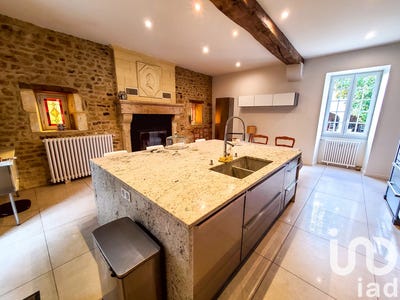 /international/fr/vieux-ruffec-charente-310106047746/