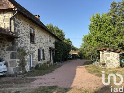 /international/fr/saint-saud-lacoussiere-aquitaine-310100598178/?lang=en