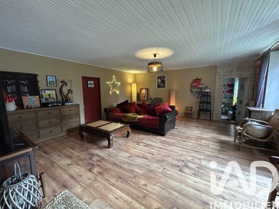 /international/fr/lezay-charente-310103610573/