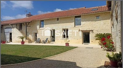 /international/fr/la-roche-rigault-charente-310109127636/