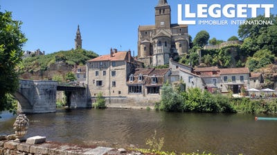 /international/fr/montmorillon-charente-310100873568/