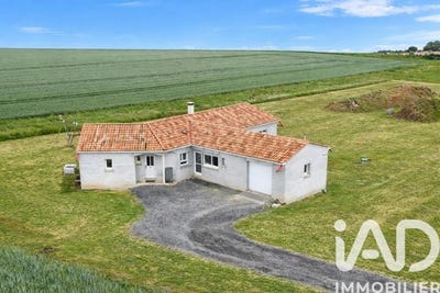 /international/fr/les-pins-centre-val-de-loire-310108482038/