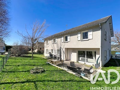 /international/fr/saint-julien-chapteuil-auvergne-310106707693/