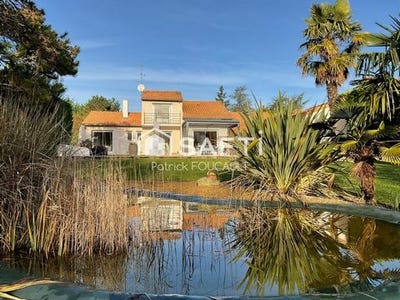 /international/fr/migne-auxances-charente-310105030750/