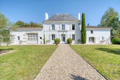 /international/fr/saint-laurent-de-cognac-charente-310108453127/