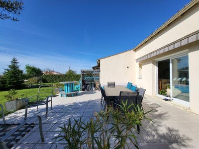 /international/fr/loulay-charente-310100667984/