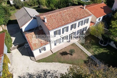 /international/fr/la-rochelle-franche-comte-310098948603/
