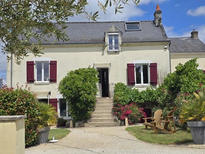 /international/fr/chinon-centre-val-de-loire-310100386618/