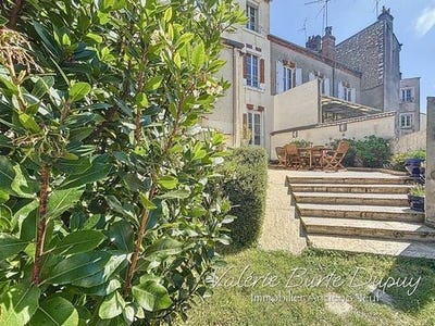 /international/fr/orleans-centre-val-de-loire-310098768447/
