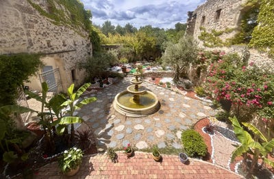 /international/fr/castries-languedoc-roussillon-120096346085/