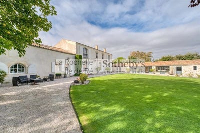 /international/fr/la-rochelle-franche-comte-310101045116/
