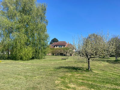 /international/fr/fretigney-et-velloreille-franche-comte-310099551225/?lang=en