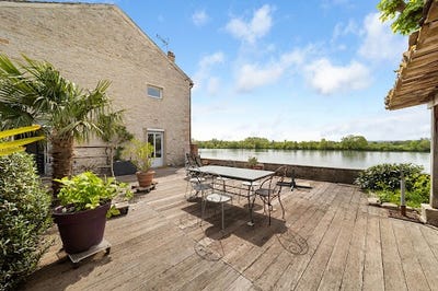 /international/fr/ouroux-sur-saone-burgundy-310107970731/