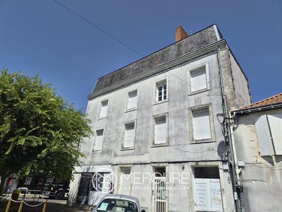 /international/fr/civray-charente-310108942922/