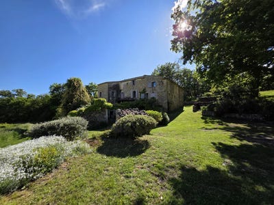 /international/fr/simiane-la-rotonde-provence-alpes-cote-d-azur-120088800831/