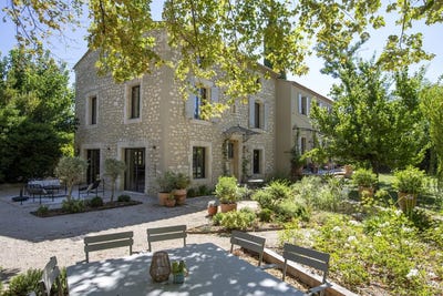 /international/fr/paradou-provence-alpes-cote-d-azur-310120035167/