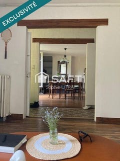 /international/fr/villeneuve-sur-yonne-burgundy-310100497324/