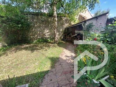 /international/fr/crepy-en-valois-picardie-310098878654/
