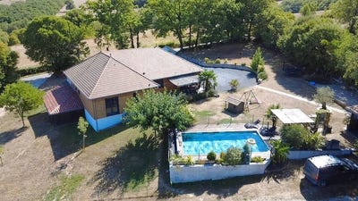 /international/fr/labastide-murat-midi-pyrenees-310107219798/
