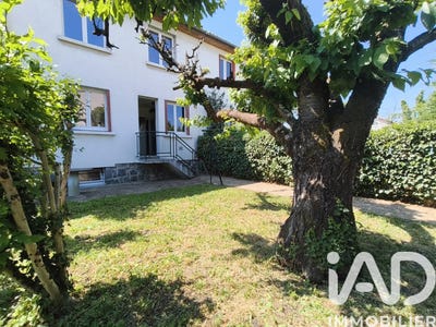 /international/fr/riom-auvergne-310108373577/