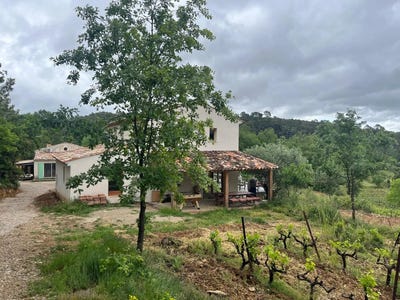 /international/fr/carces-hh-15382652-carces-provence-alpes-cote-d-azur-310100953016/