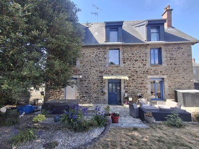 /international/fr/fougeres-brittany-310119574290/