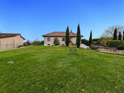 /international/fr/perouges-rhone-310106781082/