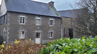 /international/fr/lanfains-brittany-310098797529/