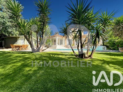 /international/fr/uchaud-languedoc-roussillon-310108403659/