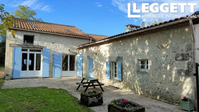 /international/fr/champagne-et-fontaine-aquitaine-310094807404/