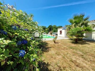 /international/fr/le-champ-saint-pere-pays-de-la-loire-310100404223/