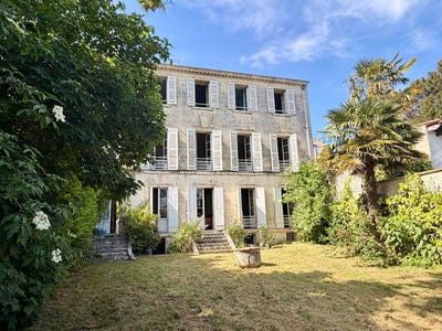 /international/fr/saintes-charente-310109021046/?lang=pt