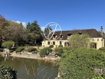 /international/fr/tannerre-en-puisaye-burgundy-310107239255/