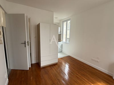 /international/fr/saintes-charente-310108671147/