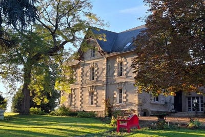 /international/fr/langeais-centre-val-de-loire-120095846046/
