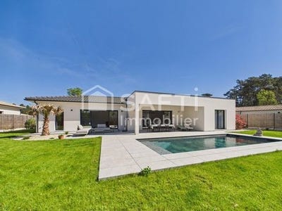 /international/fr/saint-aubin-de-medoc-aquitaine-310107678720/