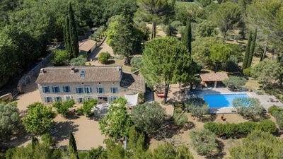 /international/fr/les-arcs-provence-alpes-cote-d-azur-310108632275/