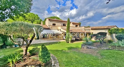 /international/fr/biot-provence-alpes-cote-d-azur-310108792825/