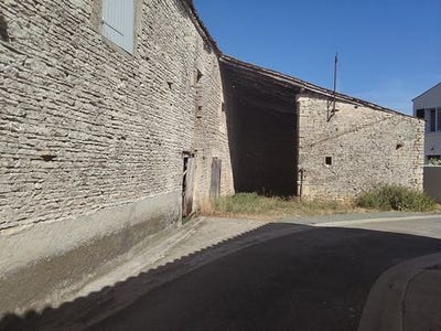 /international/fr/st-hilaire-de-villefranch-charente-310100717609/?lang=en