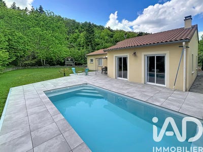 /international/fr/cussac-sur-loire-auvergne-310106388879/