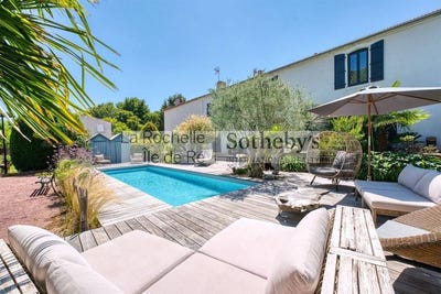 /international/fr/la-rochelle-franche-comte-310098948936/